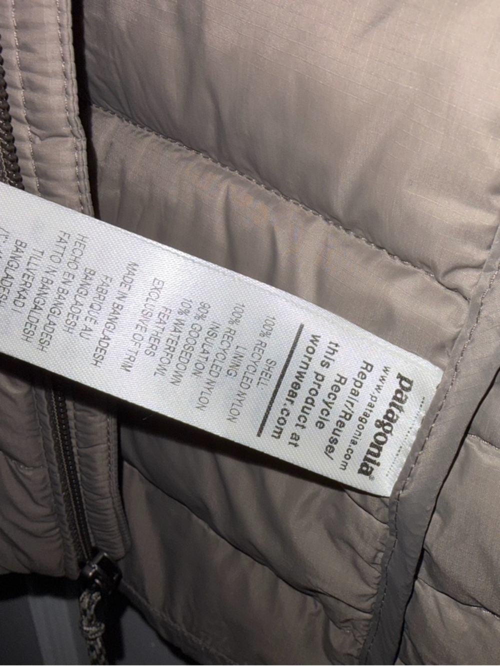Patagonia Women’s Down Sweater Jacket - Wing Grey - Picture 5 of 6